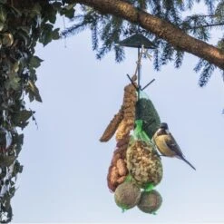 ESSCHERT DESIGN Vogelvoederhaak Met Donkergroen Dakje -Tuinadvies vogelvoederhaak groen 1538483814 1 600